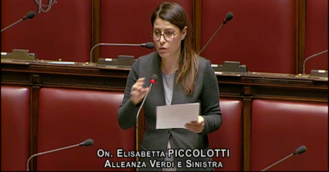 Alla Camera si discute la mozione per la revoca della nomina a Sgarbi, Piccolotti (Avs): “Banchi della destra vuoti, la maggioranza fugge”