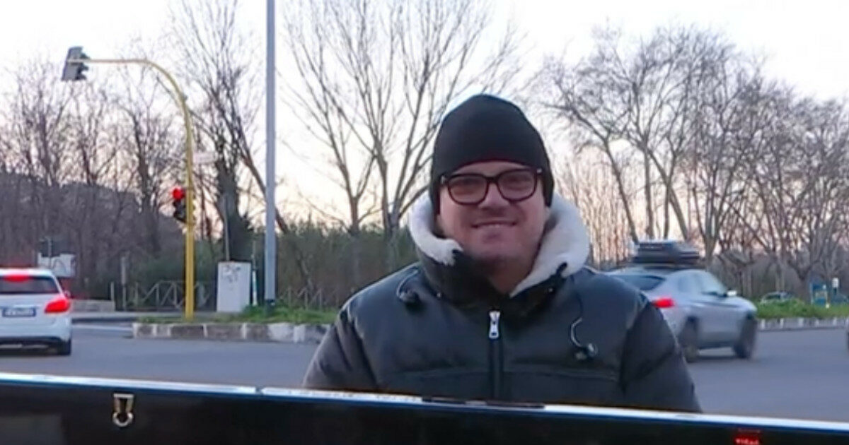 Gigi D’Alessio sarà papà per la sesta volta e a Fiorello dice: “Calo delle nascite in Italia? È perché li faccio tutti io”