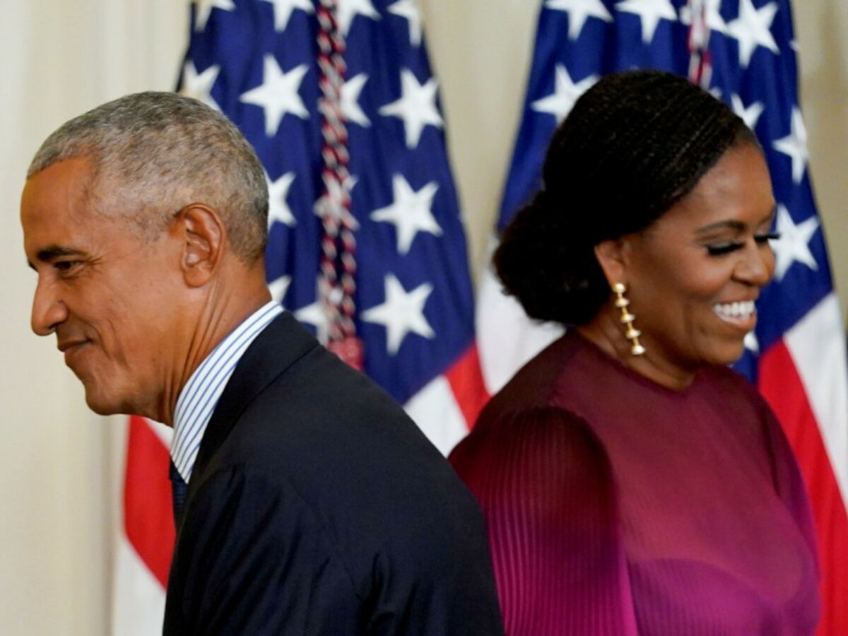 “Ero in forte deficit con mia moglie. Cerco di tirarmi fuori da quel buco facendo, ogni tanto, cose divertenti”: Obama ammette la piccola crisi con la moglie