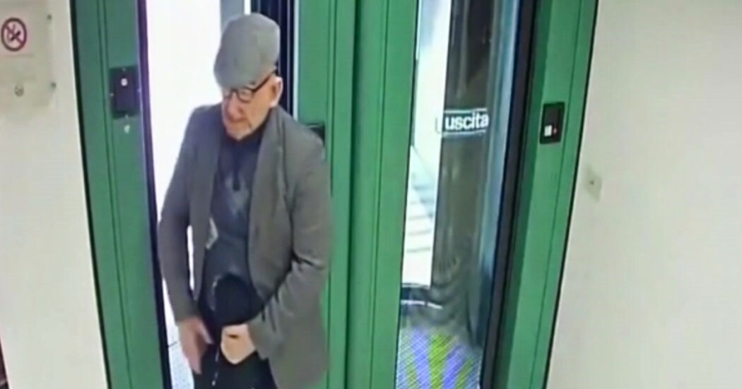 Rapinano tre banche in Umbria indossando maschere di gomma: arrestati dalla polizia poco prima di un altro colpo – Video