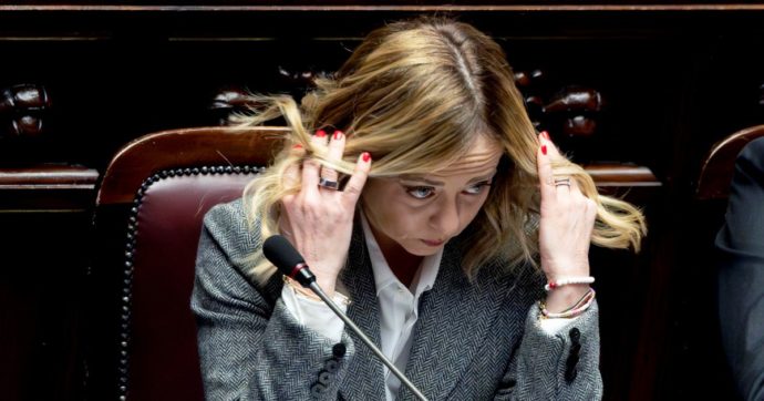 Alla Camera Giorgia assalta Conte. Ma Schlein la stana sui tagli alla sanità