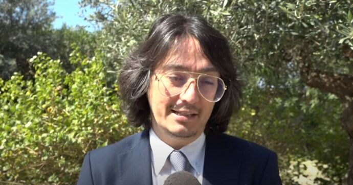 “Ora gli scrocco questa cosa”: così parlava il deputato regionale siciliano Safina. Le accuse: “A lui 50mila euro per informazioni sui bandi”