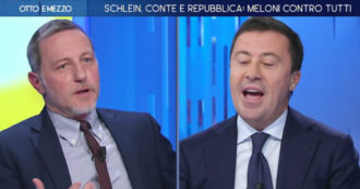 Copertina di Scambio di battute tra Bocchino e Giannini: “Mi faccio la doccia sereno perché l’Italia sta crescendo”. “Vengo a lavarmi da te”. Su La7