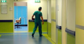 Copertina di Genova, molestie e abusi su tre pazienti all’ospedale di Arenzano: arrestato un infermiere
