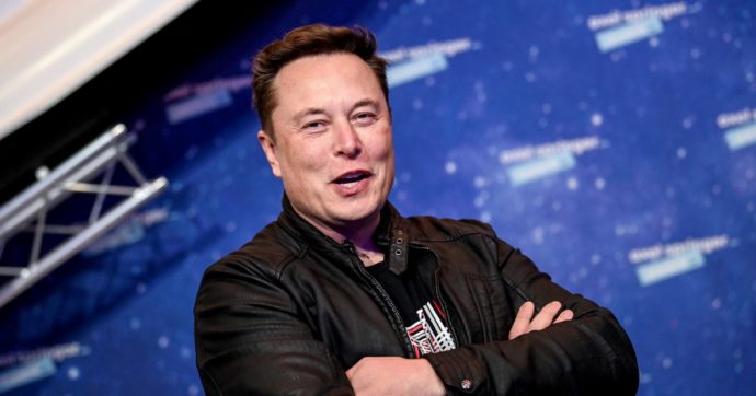 Copertina di Elon Musk pensa a una vettura low cost contro i cinesi di BYD