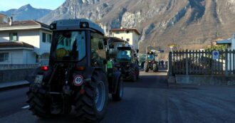 Copertina di Trento, traffico paralizzato per la protesta dei trattori: centinaia di agricoltori in marcia verso il centro città