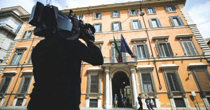 Copertina di I massoni esultano: Palazzo Giustiniani può tornare al Goi