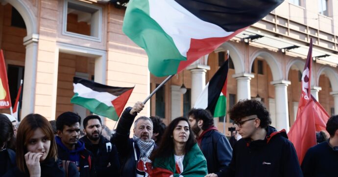 Pd lombardo spaccato sulle manifestazioni pro-Palestina: l’assessore dem va in piazza, ma il partito lo scarica