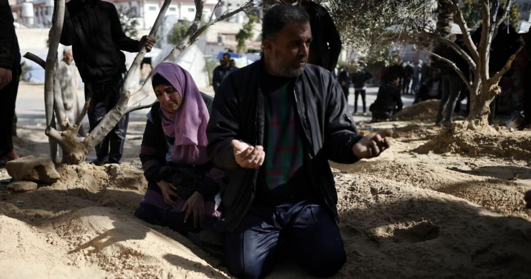 Guerra a Gaza, il capo del Mossad a Parigi per discutere un’intesa sulla liberazione degli ostaggi
