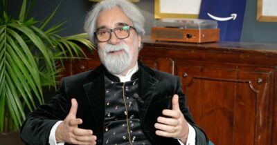 Copertina di “Ho sorpreso Pippo Baudo mentre spostava una fioriera all’Ariston, Sanremo era casa sua. Una volta Ornella Vanoni ha lanciato una scarpa”: così Peppe Vessicchio