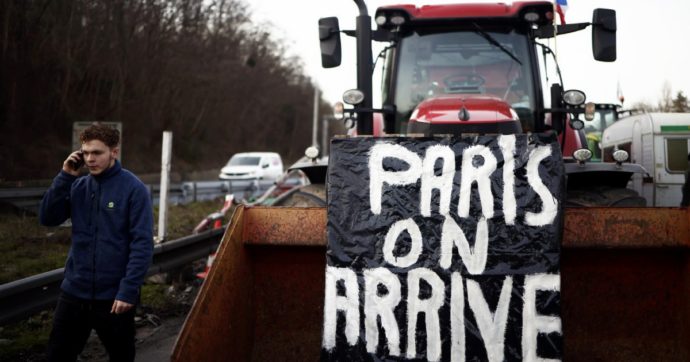 Copertina di Francia e Belgio: agricoltori in marcia Germania, stop al porto di Amburgo