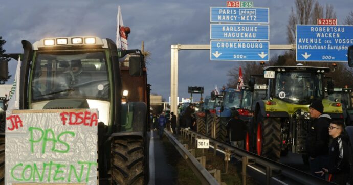 Gli agricoltori protestano e la Ue si adegua: “Non ci sono le condizioni per l’accordo commerciale con i Paesi del Mercosur”