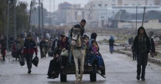 Copertina di “Il taglio dei fondi all’Unrwa mette a rischio la sopravvivenza di 2 milioni di persone a Gaza”: l’allarme di Oxfam e altre 19 ong