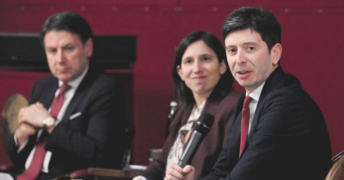 Gelo giallorosa, Conte contro “il Pd bellicista”. Schlein: “Vedo ferite”