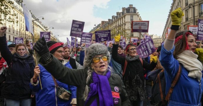 Francia, arriva il primo Sì perché l’aborto sia una “libertà” garantita dalla Costituzione