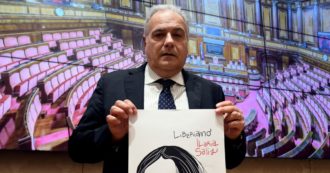 Copertina di Salis, Meloni prende tempo. Il padre di Ilaria querela Salvini