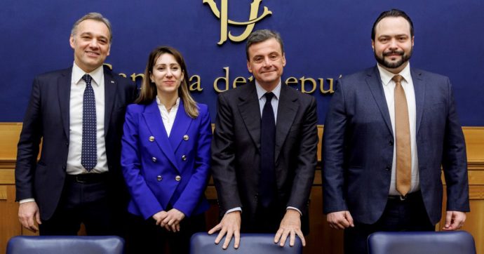 Calenda arruola due  “scappati di casa” 5S