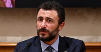 Copertina di Sparo a Capodanno, Emanuele Pozzolo (ex FdI) condannato a un anno e tre mesi per porto d’arma abusivo