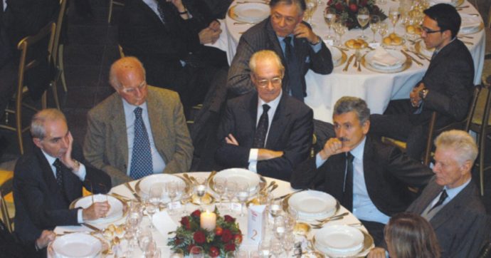 Da Fiat a  Stellantis. Dal Pci ai Dem: il fascino discreto per casa Agnelli