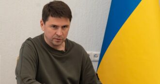 Copertina di Podolyak ammette il fallimento della controffensiva ucraina: “Errori tattici”. E non risponde sulla possibile rimozione del capo dell’esercito