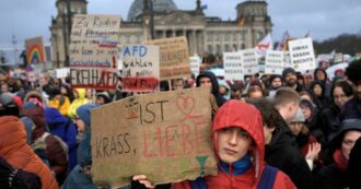 Copertina di Germania, nuove proteste contro l’estrema destra: 200mila in piazza. Manifestazioni in tutto il Paese: ‘Il razzismo non è un’alternativa’