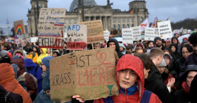 Germania, nuove proteste contro l’estrema destra: 200mila in piazza. Manifestazioni in tutto il Paese: ‘Il razzismo non è un’alternativa’