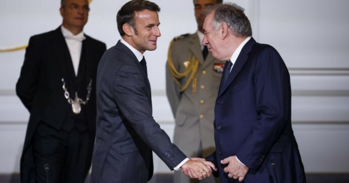 Francia, l’ex ministro Bayrou “scagionato” dalle accuse di usare fondi europei per pagare assistenti parlamentari