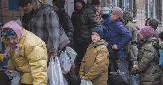 Copertina di Trump blocca altri aiuti Usa e Zelensky liquida i generali