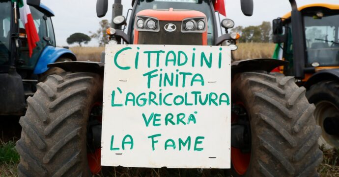 La rivolta dei contadini è contro Bruxelles e il governo Meloni, prono ai diktat Ue