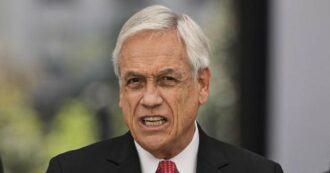 Copertina di Cile, cade elicottero: morto l’ex presidente Sebastian Piñera. “Era lui ai comandi”