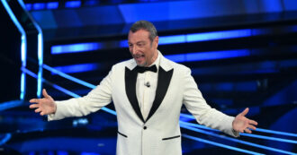 Copertina di Sanremo 2024, la scaletta minuto per minuto della seconda serata: tutti i cantanti in ordine di uscita e gli ospiti. Arrivano Allevi, Bob Sinclair e John Travolta