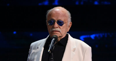 Copertina di Addio a Gino Paoli, il grande cantautore aveva 91 anni. Ha cambiato la musica italiana, da Sapore di sale a Il cielo in una stanza