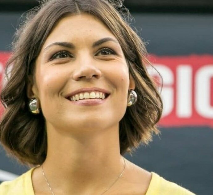 Morta a 35 anni la giornalista Carlotta Dessì, Mediaset: “Profondo dolore”