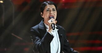 Copertina di Sanremo 2024, la performance di Giorgia scatena i social: “Ha fatto i buchi al microfono”. E il meme sull'”artista disperato che deve esibirsi dopo di lei” diventa virale