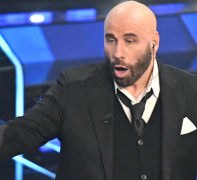 Sanremo 2024, la Rai “farà luce sulla vicenda delle scarpe di John Travolta, siamo parte lesa”. Le parole di Ciannamea su una possibile azione legale