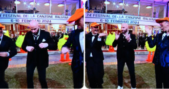 Copertina di Sanremo 2024, Fiorello e il ballo del qua qua con John Travolta: “Una delle gag più terrificanti della storia. La fine della nostra carriera”