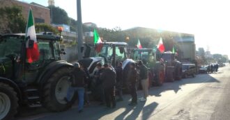 Copertina di La protesta degli agricoltori arriva a Sanremo, i trattori partiti da Melegnano in sosta al Mercato dei fiori – Video