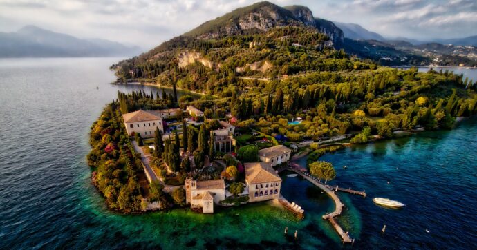 Punta San Vigilio, Giovanni Rana vuole costruire un ristorante e un albergo sul Garda: è scontro con i nobili Guarienti