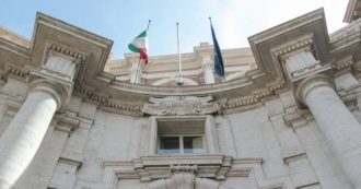 Copertina di Inail&C., la spartizione che imbarazza i ministeri