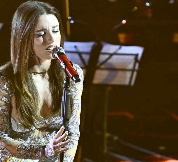 Sanremo 2024 – Angelina Mango con Mango vince facile (anzi no). Vedo Lorella Cuccarini e penso alle mie lastre