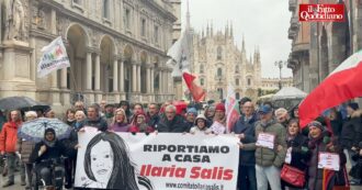 Copertina di Caso Salis, presidio a Milano: “È una battaglia per i diritti umani. Detenuta in condizioni disumane e degradanti”