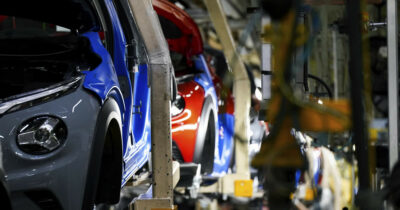 Copertina di A marzo 26esimo calo consecutivo della produzione industriale: -1,8% anno su anno. Crollano abbigliamento e auto