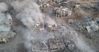 Copertina di Khan Yunis rasa al suolo, della città della Striscia di Gaza rimangono solo macerie: le impressionanti immagini dall’alto – Video