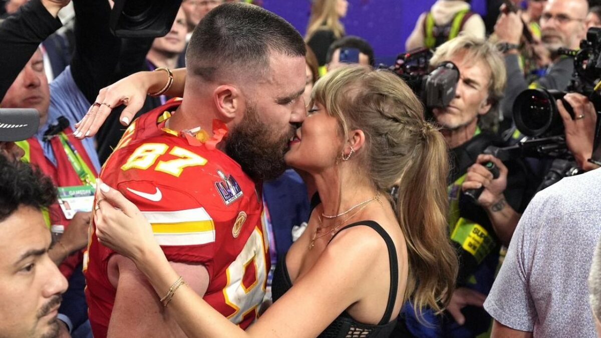“Eventi problematici. Sforzo senza precedenti”: Taylor Swift si sposa al Madison Square Garden, si giocano i Mondiali e New York celebra i 250 anni dall’Indipendenza