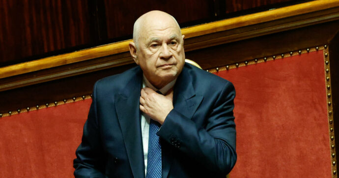 Copertina di Reati aboliti e niente carcere ai colletti bianchi: gli effetti delle riforme Nordio. Bavaglio e stop intercettazioni: italiani contrari – il sondaggio
