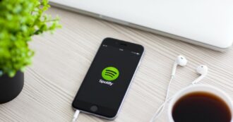 Copertina di “Anche su Spotify sarà possibile mandare e ricevere messaggi istantanei”: come funziona la nuova chat e quando arriverà