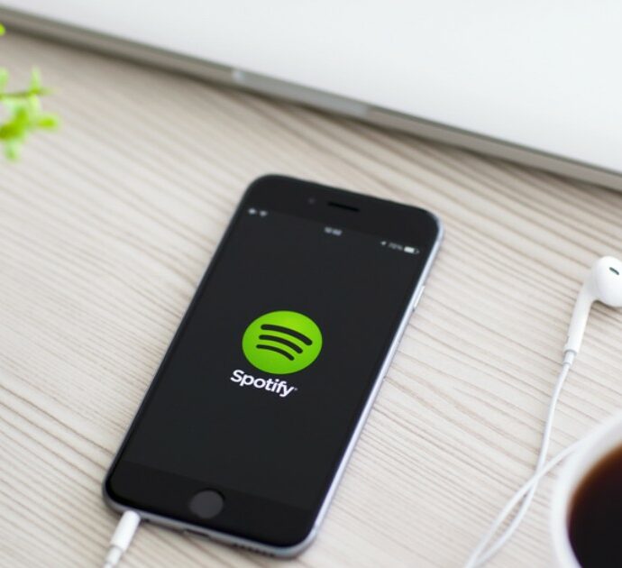 “Anche su Spotify sarà possibile mandare e ricevere messaggi istantanei”: come funziona la nuova chat e quando arriverà