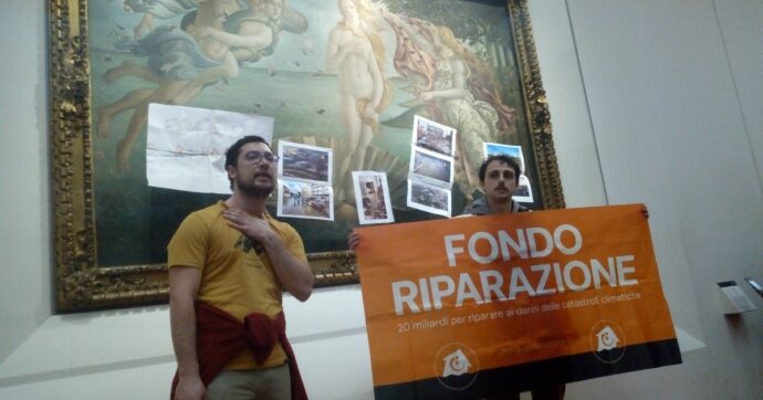 Azione di Ultima Generazione agli Uffizi di Firenze: attivisti attaccano foto dell’alluvione di Campi Bisenzio alla Nascita di Venere