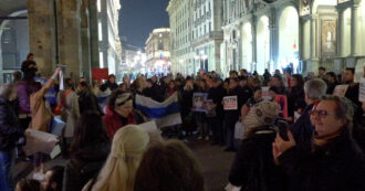 Copertina di Presidio di protesta a Milano per la morte di Navalny: “Era la nostra speranza e Putin lo ha ucciso”