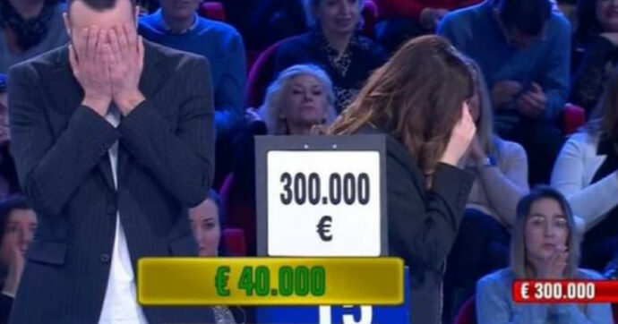 Affari tuoi, gli sposini Martina e Matteo perdono 300mila euro e